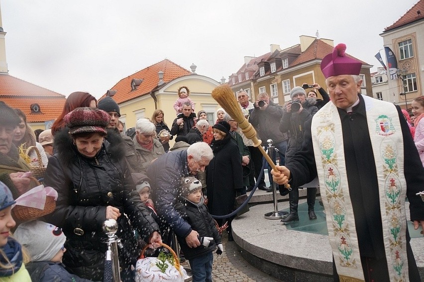 Abp Edward Ozorowski, Metropolita Białostocki, pobłogosławił...