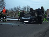 Dachowanie auta w Tryszczynie. Cztery osoby trafiły do szpitala