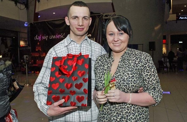 Kamil i Monika planują się pobrać w sierpniu 2011 roku. Bardzo się cieszą z nagrody, a szczególnie z obrączek. 