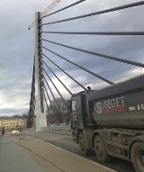Badają wytrzymałość wiaduktu na Struga w Opolu