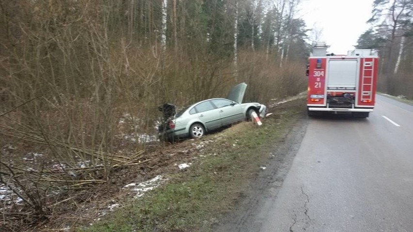 Zalesiany. Wypadek dwóch samochodów. Trzy osoby poszkodowane