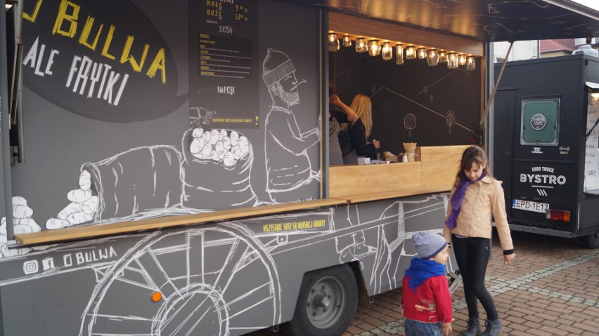 Majówka w Żorach: Na rynku zaparkowały food trucki