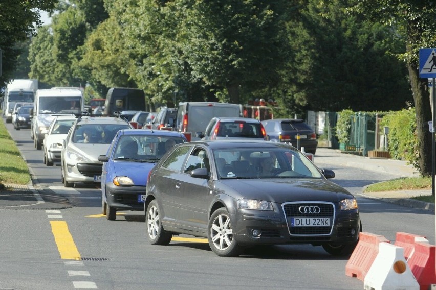 Remont Kochanowskiego: Nie ma korków, ale problemów nie brakuje (ZOBACZ ZDJĘCIA)