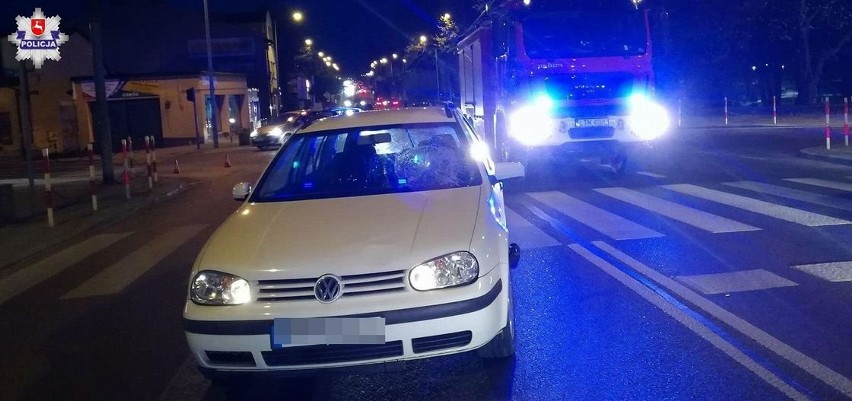 Tomaszów Lubelski: Kierowca volkswagena potrącił kobietę na przejściu dla pieszych. Policjanci zatrzymali mu prawo jazdy (WIDEO)