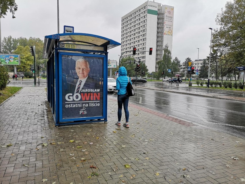 Kraków. Wybory 2019. Plakaty wyborcze opanowały miasto. Trwa walka o wyborców [ZDJĘCIA]