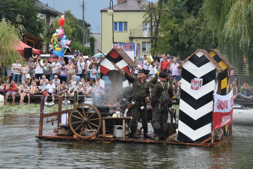 XXIII Mistrzostwa Polski w Pływaniu Na Byle Czym: Co ma pływać nie utonie. Oto zwycięzcy! (zdjęcia)