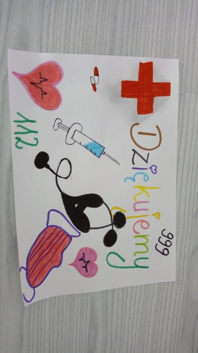 Akcja "Kartka dla medyka". Uczniowie z Borzytuchomia dziękują (zdjęcia)