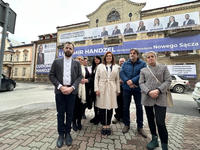 Kandydatka PiS na prezydenta Nowego Sącza nie zgadza się na jej zdaniem nadużywanie pozycji prezydenta w prowadzanej kampanii wyborczej