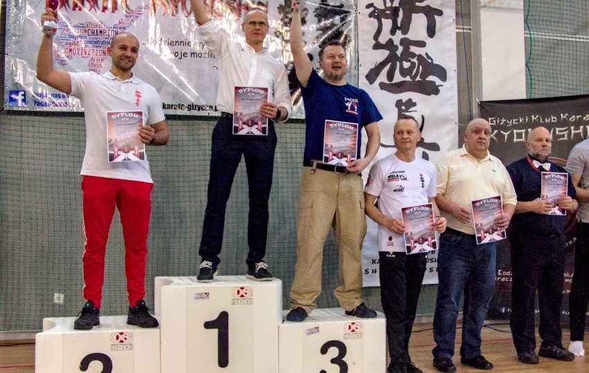 Dziewięć medali zawodników Klubu Karate Morawica w Giżycku. W klasyfikacji drużynowej podopieczni Andrzeja Horny na czwartym miejscu
