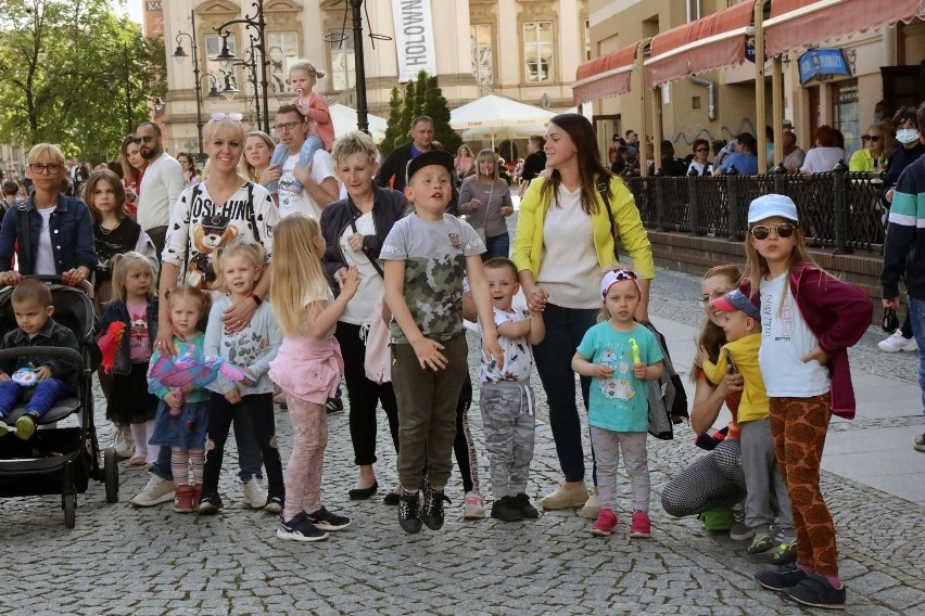 Rodzinny Kapitał Opiekuńczy przyjęty przez rząd! Rodzice...