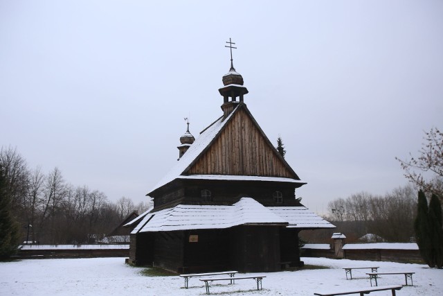 Chorzowski skansen w zimowej odsłonie. Ale tu pięknie! Zobacz kolejne zdjęcia/plansze. Przesuwaj zdjęcia w prawo - naciśnij strzałkę lub przycisk NASTĘPNE