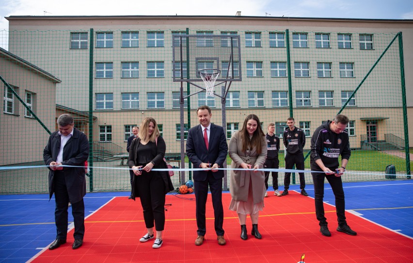 Nowe boisko przy Szkole Podstawowej nr 2 w Opolu