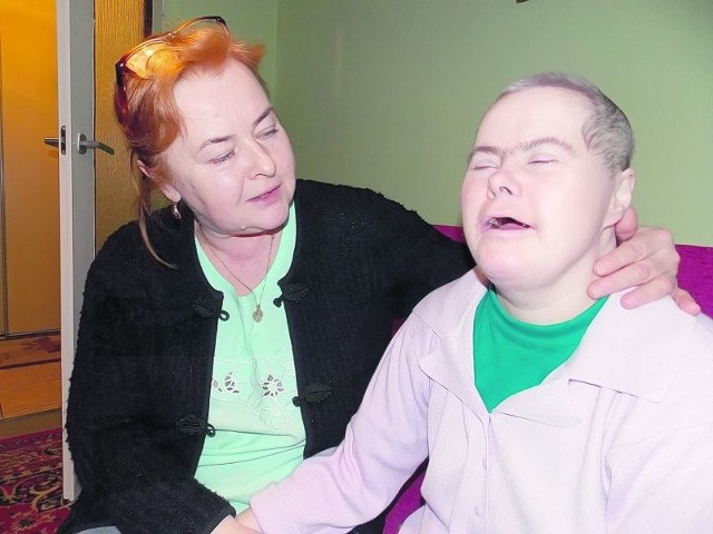 43-letnia Danuta Grzegorczyk z Lubska cierpi na zespół Downa. - O mało nie straciła życia przez lekarzy z Żar - twierdzi jej siostra Urszula Głowacka. W piątek zgłosiła sprawę w żarskiej prokuraturze.