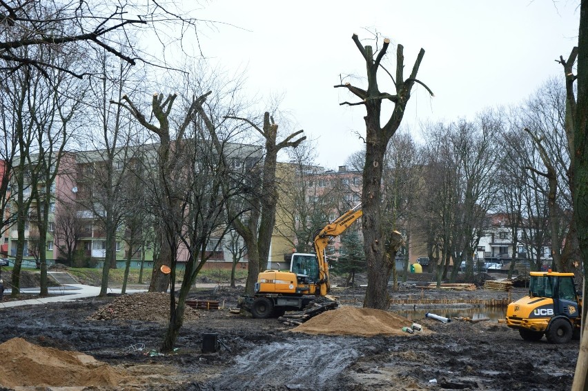 Rewitalizacja parku im. Marii i Lecha Kaczyńskich w Lęborku. Mieszkańcy zaniepokojeni