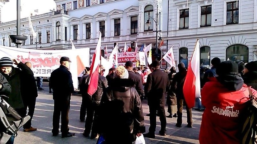 Protest rolników na Piotrkowskiej w Łodzi: "Górnicy i rolnicy razem dla Polski" [ZDJĘCIA+FILM]