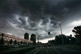 Nadciągają burze. We Wrocławiu zagrzmi około północy (MAPA BURZOWA)