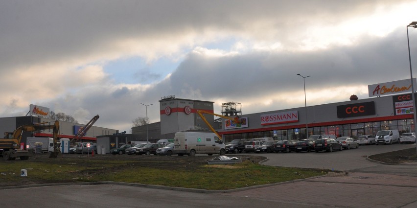 Nowe centrum handlowe w Końskich już otwarte. Do miasta wchodzą wielkie marki [WIDEO, ZDJECIA]