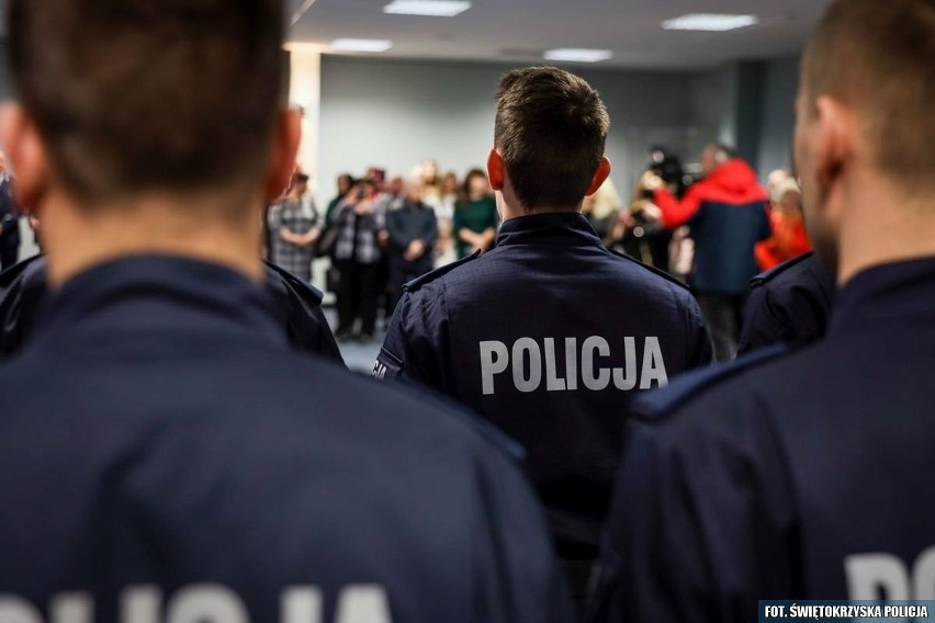 Uroczyste ślubowanie w świętokrzyskiej policji w Kielcach. Złożyło je dwunastu policjantów