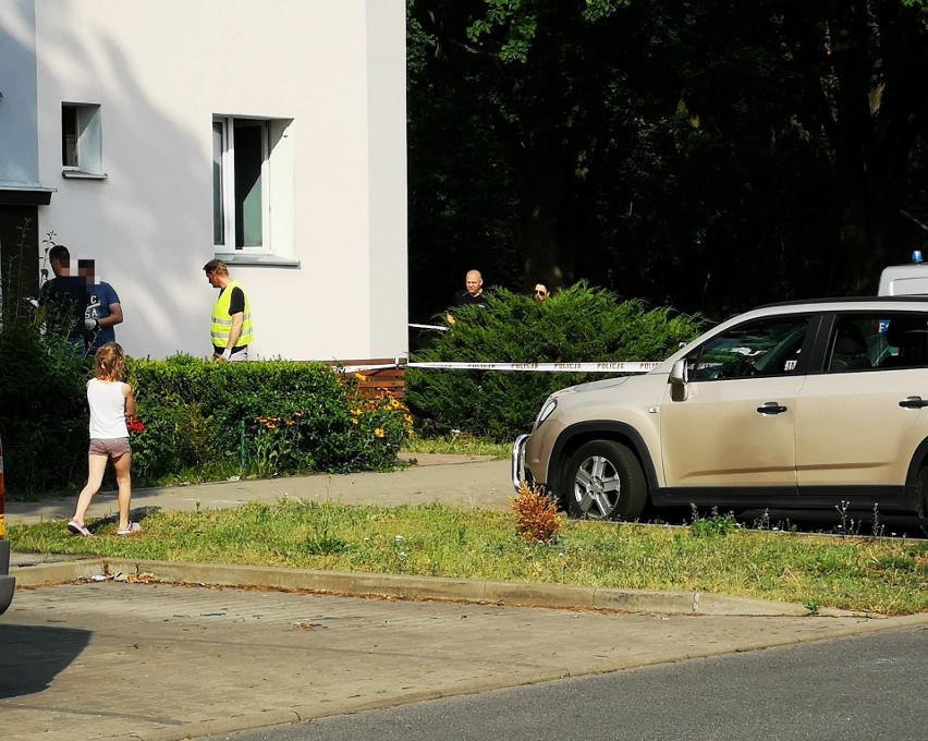 Zwłoki mężczyzny znaleziono w mieszkaniu bloku przy ul....