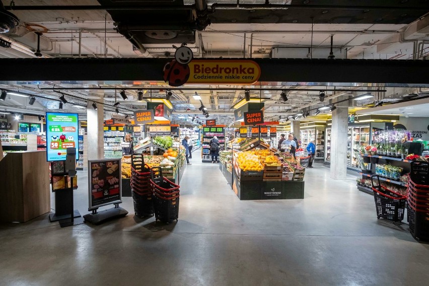 Z marcowego badania wynika, że po długiej dominacji Auchan...