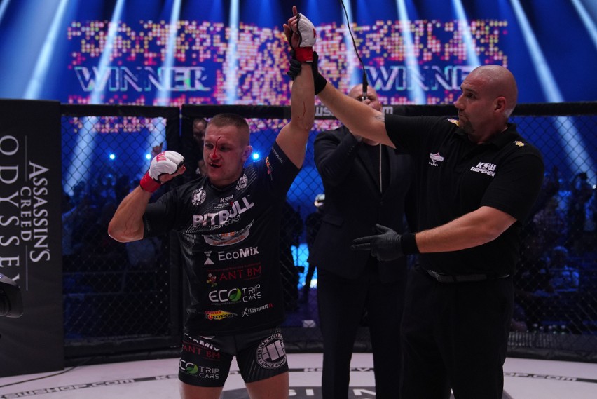 KSW 45. Michał Materla powalczy o pas wagi średniej, tytuł w ciężkiej nie dla Karola Bedorfa