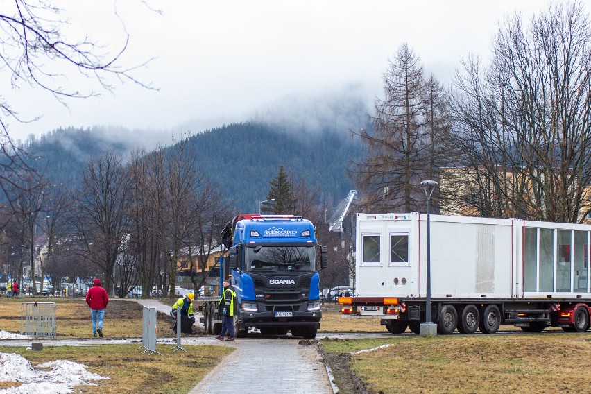 Zakopane. Ciężarówki uszkodziły teren na Równi Krupowej