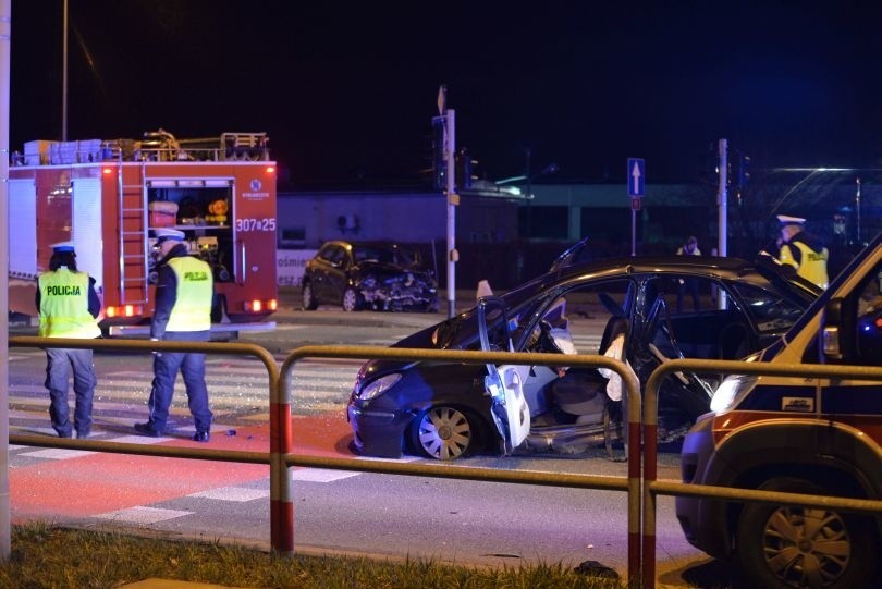 Tragiczny wypadek na trasie Górna. Nie żyją 3 osoby, 5 jest...