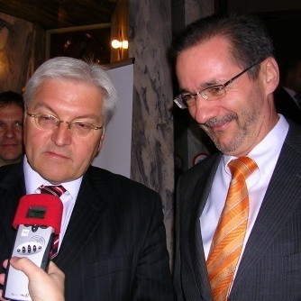 Minister spraw zagranicznych Frank-Walter Steinmeier i prezydent Brandeburgii Matthias Platzeck