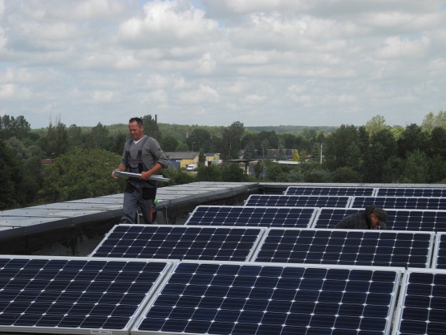 Na Słupskim Inkubatorze Technologicznym budują instalację fotowoltaiczną