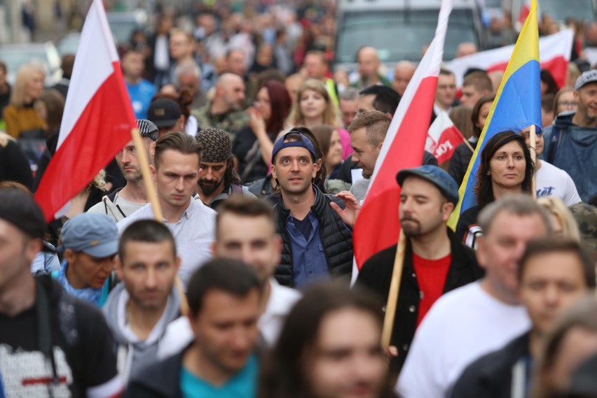Protest antyvovidowy w Katowicach