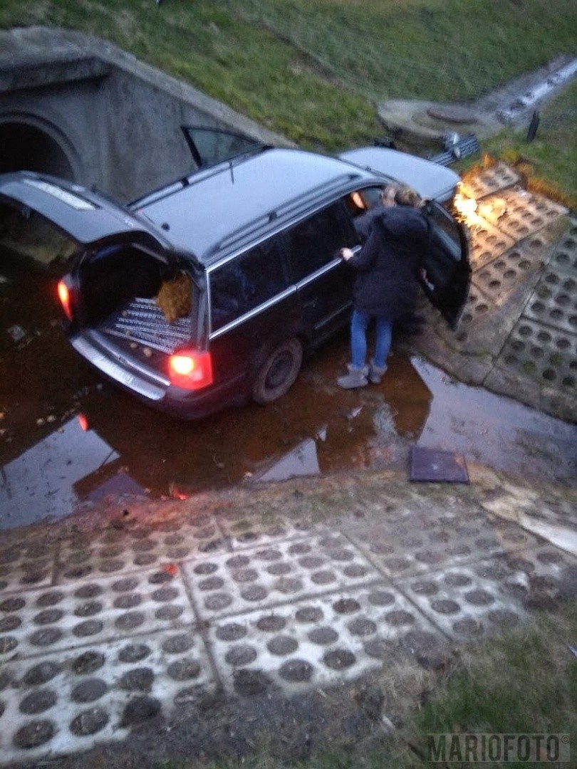 Wypadek na autostradzie A4. Samochód osobowy wjechał do...