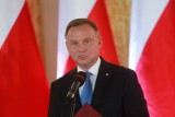 Jarosław Kaczyński spóźnił się na uroczystość prezydenta. Andrzej Duda przerwał dla niego wystąpienie