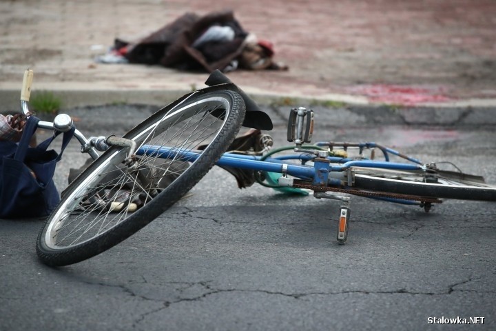 Tragiczny wypadek w Stalowej Woli. Nie żyje rowerzysta potrącony przez autobus (ZDJĘCIA)