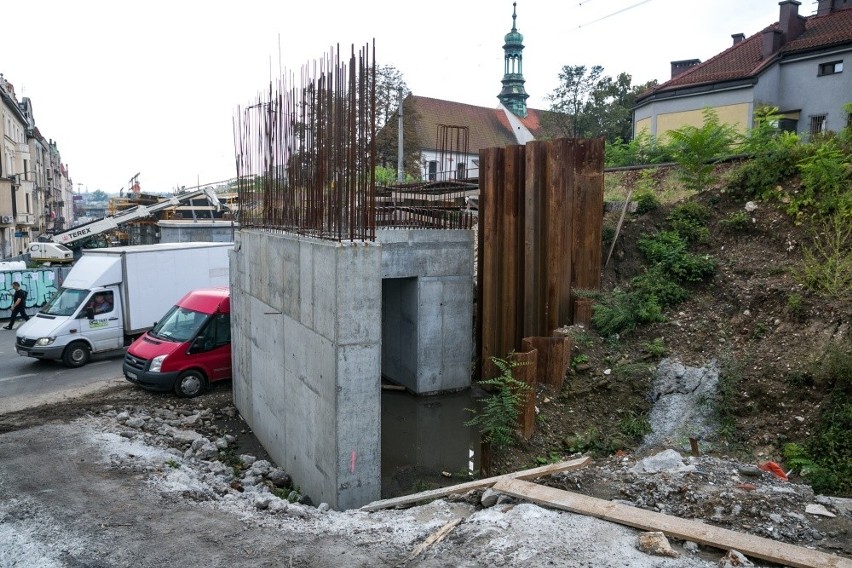 Największe zmiany dostrzegamy obecnie na ulicy Blich, gdzie...