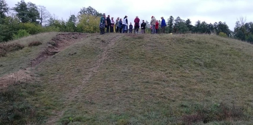 Ostrołęka. Stowarzyszenie „Ekomena” włączyła się do akcji sprzątania świata. W sobotę 21.09.2019. Zdjęcia