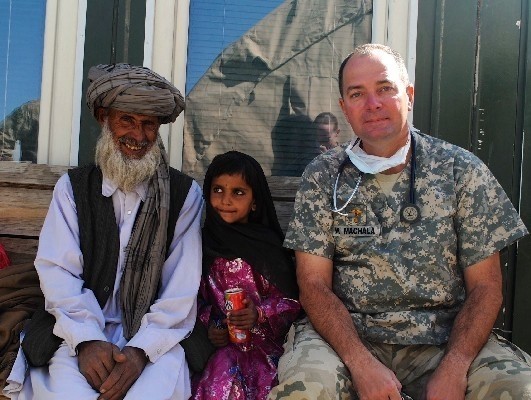 Profesor i jego afgańscy pacjenci.