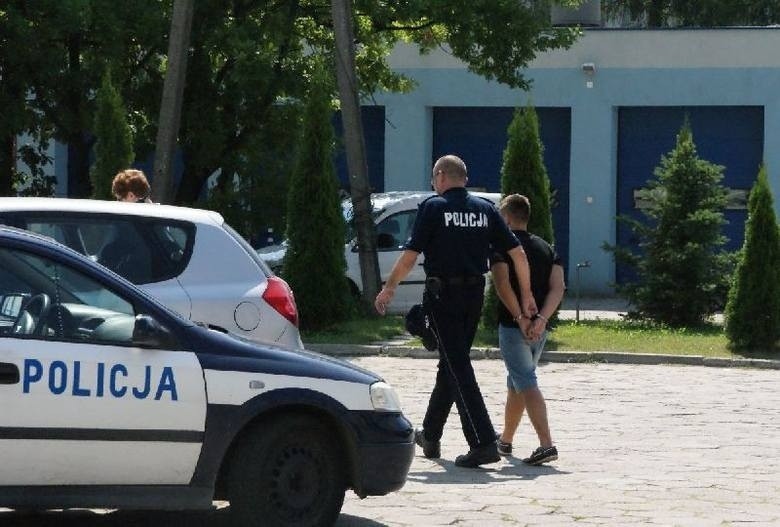 Zakatowali sprawcę kolizji w Bełchatowie. 25-latek z woj. śląskiego nie żyje