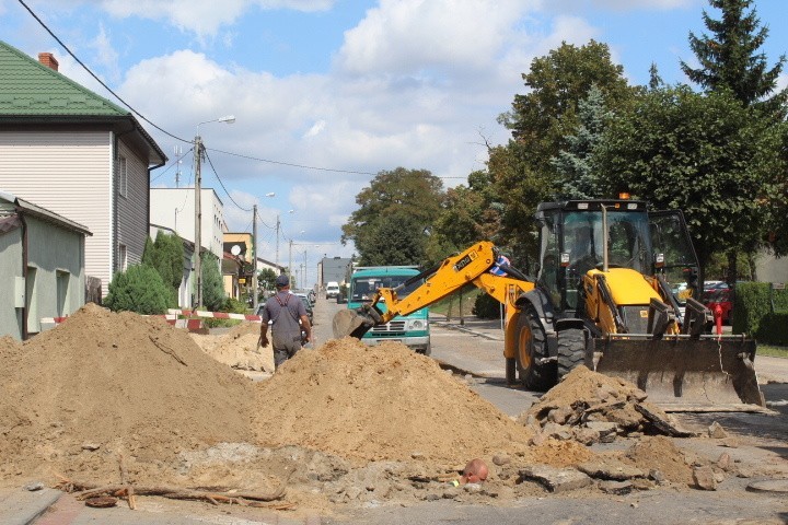 Radziejów rozkopany - jeszcze się trochę pomęczymy na ulicy Kościuszki nim zakończą kanalizację
