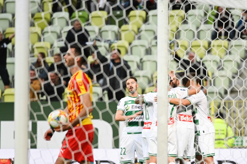 PKO Ekstraklasa. Porażka Korony Kielce z Lechią Gdańsk 0:2. Debiut trenera Mirosława Smyły [ZDJĘCIA]