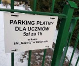 Płatny parking dla uczniów w Bełżycach. "To skandal" 