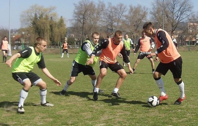 Sandecja ostro trenuje przed derbami