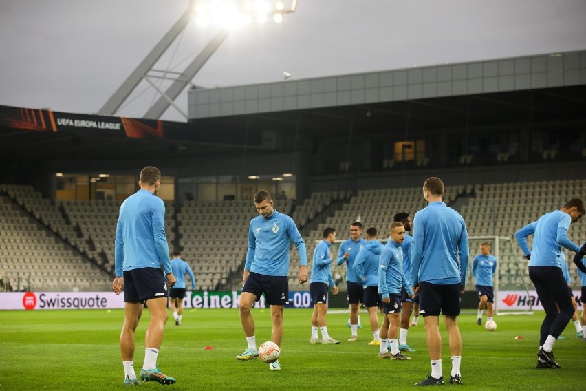 Piłkarze Dynama Kijów trenują na stadionie Cracovii przed...