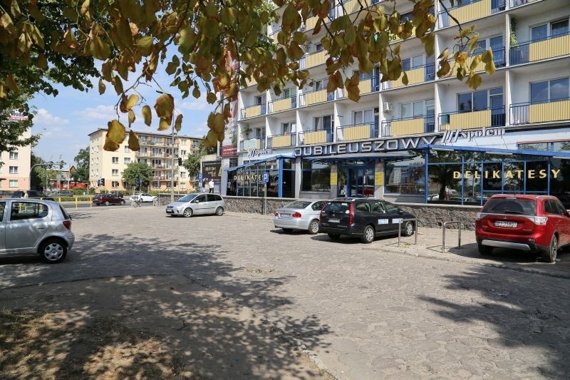 Odnowią parking na Placu Niepodległości (zdjęcia)