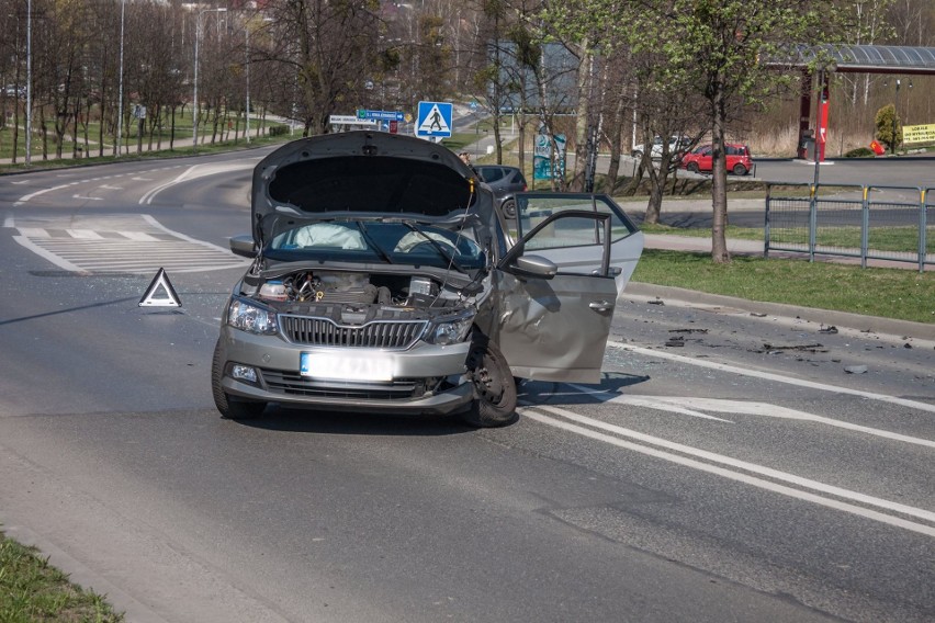 Groźny wypadek w Jastrzębiu: trzy osoby ranne