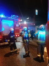 Pożar hali przy ulicy Młodzianowskiej w Radomiu. W akcji dziewięć jednostek straży pożarnej