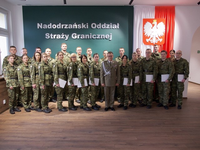 Uroczystość mianowania nowych podoficerów w Nadodrzańskim Oddziale Straży Granicznej w Krośnie Odrzańskim.