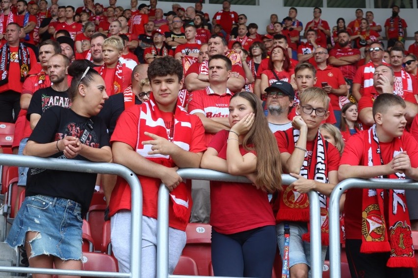 Widzew walczy w Łodzi ze Stalą –na swoim obiekcie gra jak lider