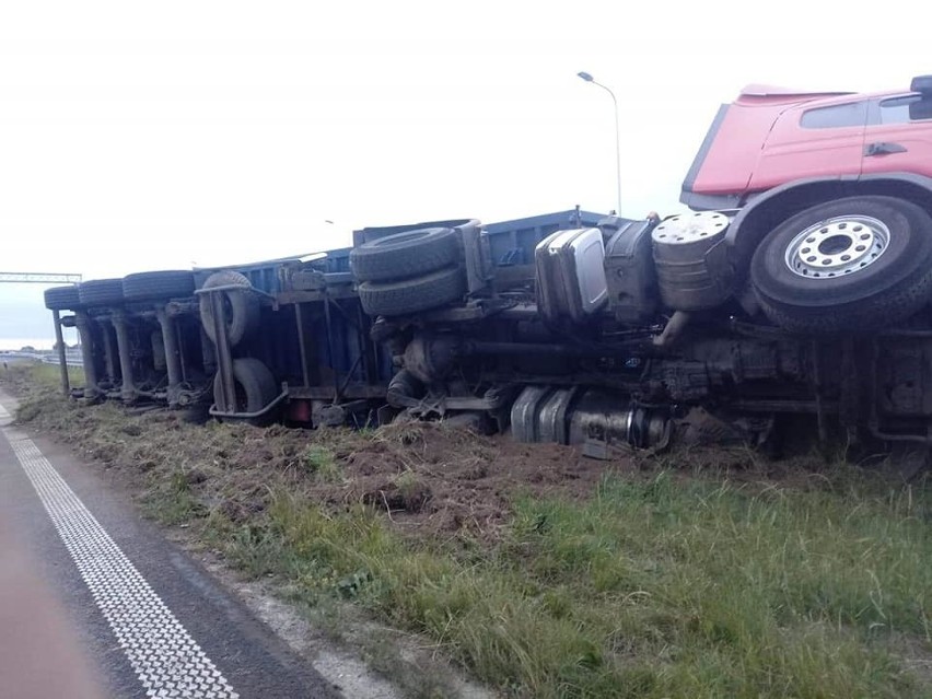 Wypadek ciężarówki na S7 między Nowym Dworem Gdańskim a Elblągiem