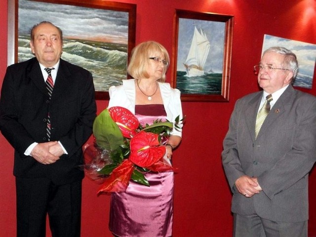 Od lewej Waldemar Adam Karol, Halina Gawrońska i Józef Kukliński podczas otwarcia wystawy