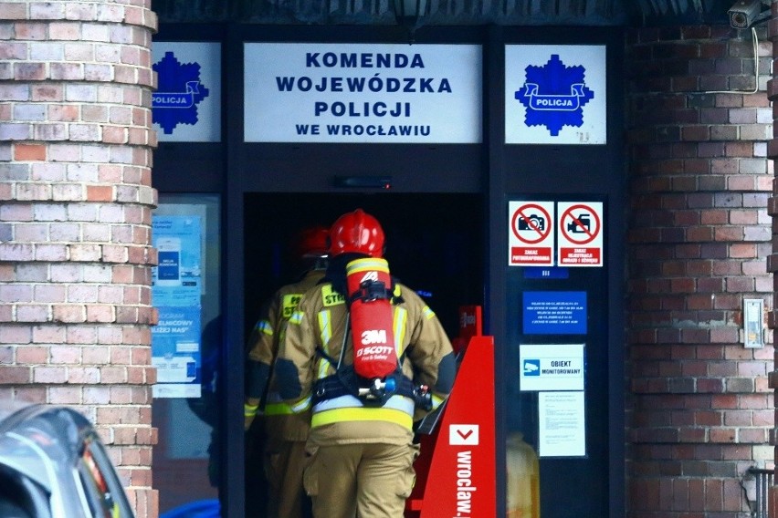 Straż pożarna interweniuje w budynku Komendy Wojewódzkiej...